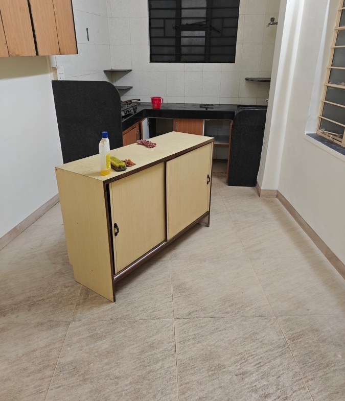 3 bhk flat for office use Deccan , near Gupte Hospital