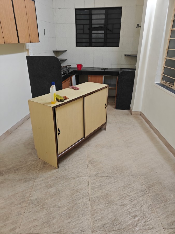 3 bhk flat for office use Deccan , near Gupte Hospital