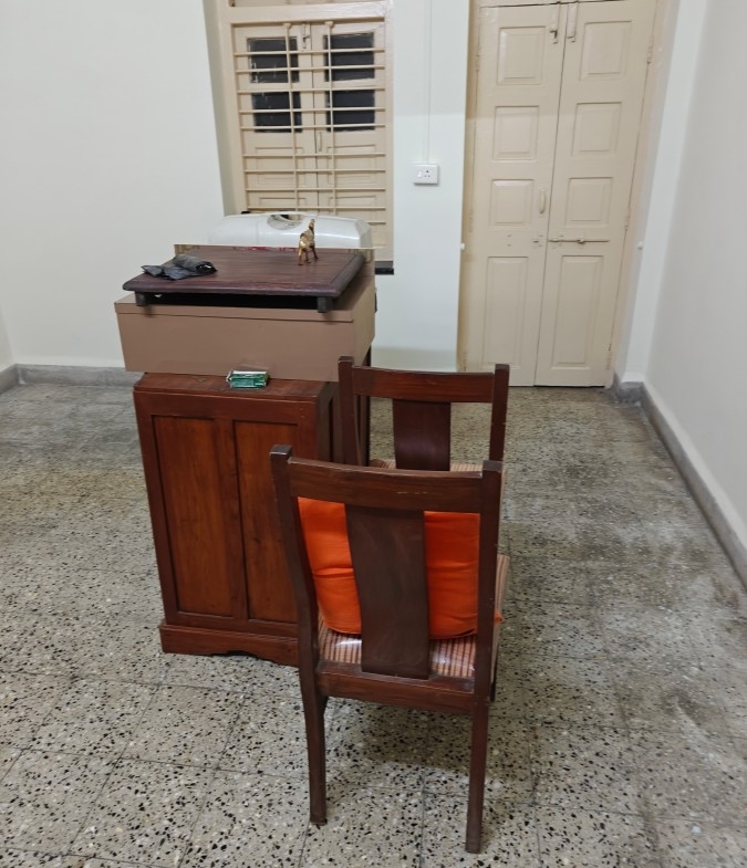 3 bhk flat for office use Deccan , near Gupte Hospital